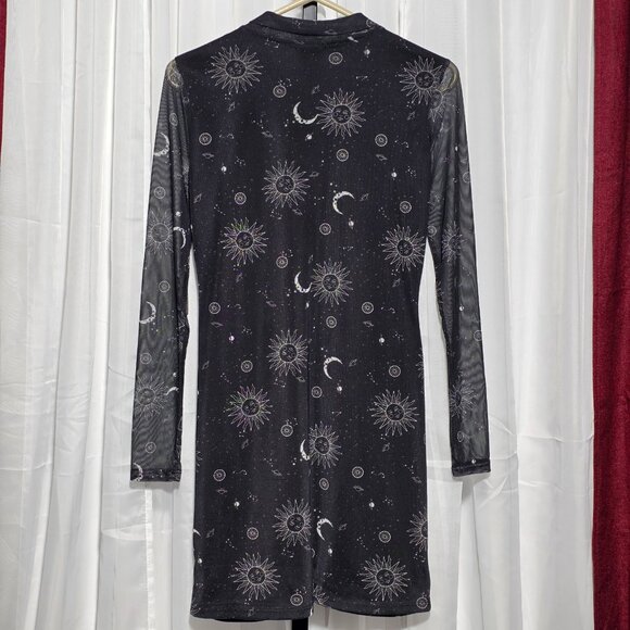 Justify - Picture 7 of 7